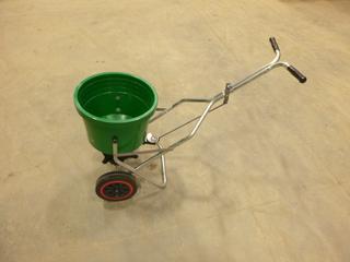 The Lawn Crafter Kay Fertilizer and Seed Spreader (D Front)