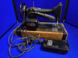 Antique Singer Sewing Machine. J0882517.