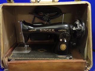 Antique Singer Sewing Machine. JC731102.