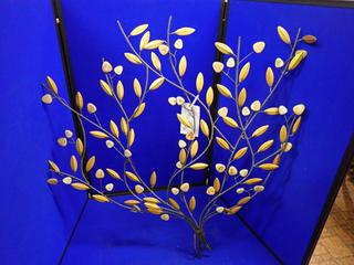 Metal Plant Decor.