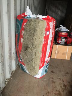 Rockwool 5 Batts R22 Insulation 47 In. L x 23 In. W x 5 1/2 In. Thick.