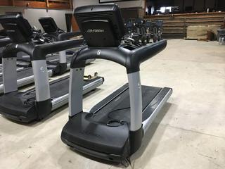 Life Fitness 95T Elevation Series Treadmill c/w FlexDeck Shock Absorption System, 0-15% Incline, 0.5-14mph, Interactive Workouts & 19 In. Discover SE Console, 120V, 20 Amp Plug, S/N AST144003.