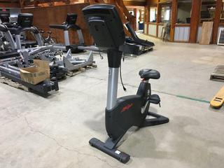 Life Fitness 95 Inspire Upright Bike c/w KOPS Leg Position, Wide Ride Pedals, Programmed & Interactive Workouts & 16 In. Discover Console, S/N CUC100290.