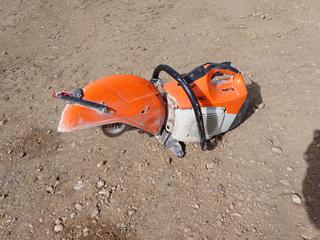 STIHL TS420 14in Cut Off Saw *Note: Missing Faceplate Bolt To Hold Blade*