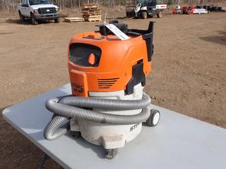STIHL SE122 120V Shop Vac. SN 4774-012-4409