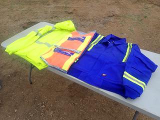 (2) North Size Large Reflective T-Shirts C/w (1) Size 2XL Zip Up Hoodie And (1) Size 2XL FR Coat