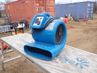Quest Air C100 Plus 115V Power Air Mover. SN M1187306