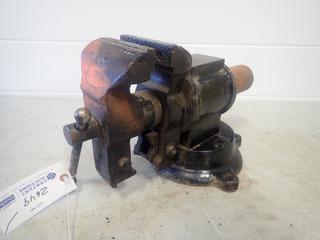Swivel Bench Vise
