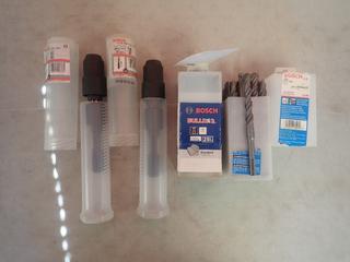 Qty Of Hammer Drill Chucks C/w 1/2in Hammer Drill Bits *Unused*