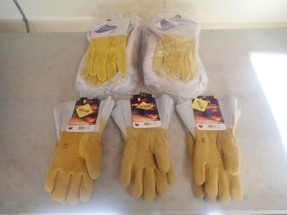 Qty Of (12) Pairs Of Blueshield Size XL Welding Gloves C/w (3) Pairs Of Watson Size 12 Welding Gloves
