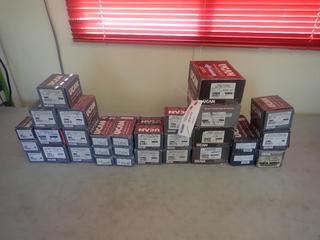 Qty Of UCAN 2 1/2in, 2 1/4in, 7/8in And 3/4in Headed Pins C/w Qty Of 1/4in X 1 1/4in Nail Driver Anchors, 5/8in Toggle Bolts And 1/4in Wedge Anchors