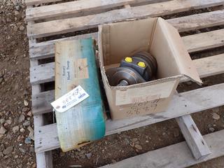 (1) Rotary Hand Pump C/w (1) Parker Hydraulic Motor 