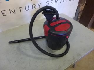 Unused Scunci Cordless Wet / Dry Vacuum (D-1)