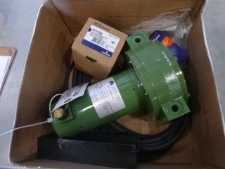 Unused Cleveland Vibrator Co. 12V/24V Truck / Trailer Dump Box Vibrator, MG-1200-24V, MG400-12-V C/w Complete Install Kit (B-2)