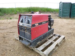 Lincoln Electric Ranger 9 Welder, 250A, AC/DC, Showing 572.5 Hrs.,  42 In. x 18 In. 26 1/2 In., S/N 10343-V1960513962