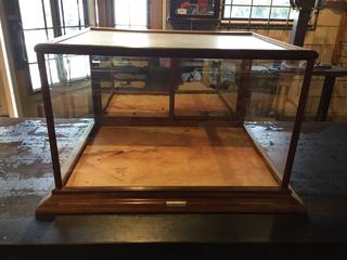 Burge Huck Mfg Co. Countertop Display Case, 36 In. x 29 In. x 21 In.