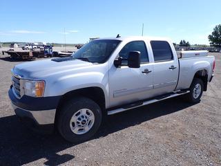 2014 GMC Sierra 2500 HD SLE 4x4 Crew Cab Pickup c/w 6.0L V8, AT, A/C, Trailer Brake Control, Tow Package, Wood Box Liner, (2) Tool Boxes, LT265/70R17 Tires, Showing 317,950 Kms, VIN 1GT120CG5EF158698