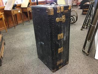 Antique Steamer Trunk. 40 In. L x 21 1/2 In. W x 15 In. H.