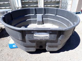 Rubbermaid 300 Gallon Commercial Stock Tank, Damaged.