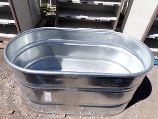 Tarter Galvanized Steel Oval Ultra 100 Gallon Trough, 4 Ft x 2 Ft x 2 Ft, Damaged.