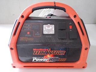 Motomaster Eliminator Power Box 800 Power Pack with Inverter.