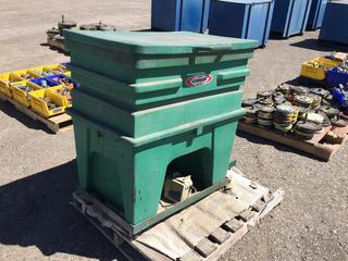 Selling Off-Site -  Kleen-Tec Parts Washer. *Located at 234155 Wrangler Road SE, Calgary, AB*