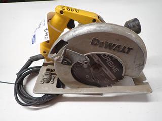 DeWalt DW384 8 1/4 In Circular Saw.