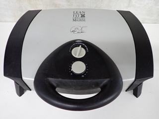 George Foreman Large Grilling Machine 18 In L x 20 In W x 7 In H.