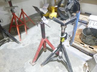 (2) V-Head Pipe Stands