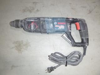 Bosch Bulldog Xtreme 120V Rotary Hammer Drill C/w Case 