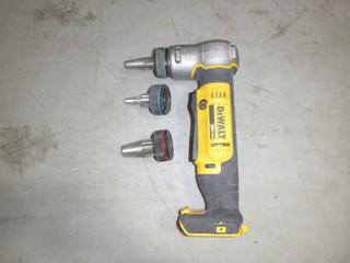 DeWalt DCE400 20V PEX Expander C/w 1/2 In., 3/4 In. And 1 In. Expanders *Note: No Battery*