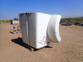 Peterbilt 1510010 Fiberglass Semi Truck Hood *Note: Drivers Side Fender Has Crack*