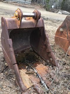 Located Offsite - 34 In. (W) Caterpillar Dig Bucket, 320E   *Note: Buyer Responsible For Load Out*   **Major Equipment Dispersal For Skoreyko Crushing Ltd.**   Located Near Caslan, AB  For More Info Contact Connor @ 780-218-4493