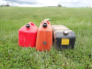 (2) Jerry Cans C/w Fuel Tank