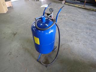 125PSI Sand Blasting Pot C/w Hose, Tip, BF3000 Air Filter And Gauge