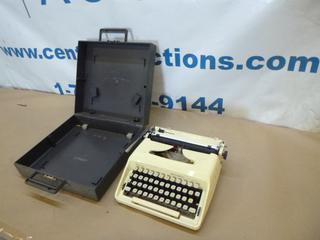 Vintage Sperry Rand Remington Ten Forty Typewriter c/w Brief Case *Note: Working Condition Unknown* (G1)