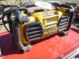 DeWalt DC012 Worksite Charger / Radio, 7.2-18V (E1)