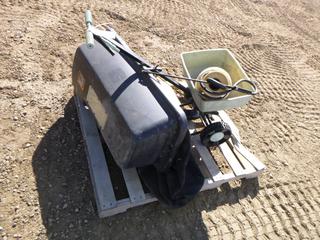 Hand Held Weeding Pest Control Fertilizer Sprayer, Manual Spreader, Grass Catcher Attachment