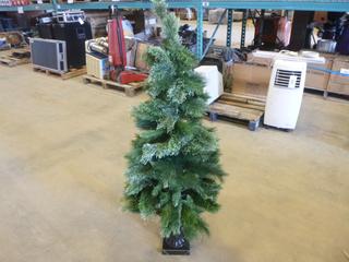 National Tree Company 4 Ft. Christmas Tree (Y21)