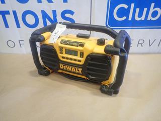 DeWalt DC012 7.2-18V/120V Worksite Charger/Radio (B-1)