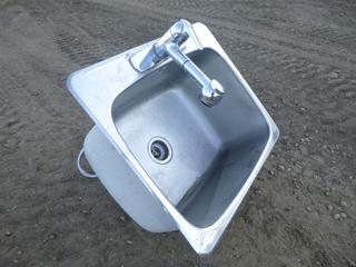 Steel Queen Kitchen Sink, 25 In. x 22 In. x 12 In. (YN-02)