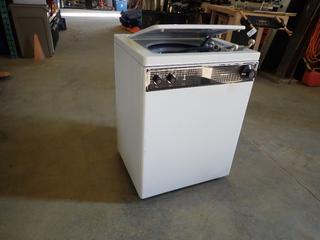 Kenmore 2070091 Apartment Sized Washing Machine c/w Self Cleaning Filter and Hoses, SN CE0912763 (NE Floor)