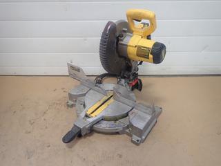 Dewalt DW713 120V 10in Compound Miter Saw. SN 109555