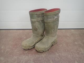 (1) Pair Of Size 10 Rubber Boots