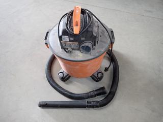 Ridgid 4.25 Peak HP Wet/Dry Vac, No. HD09001. (Note: Not Working)