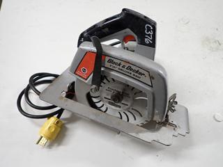 Black & Decker 7320 7 1/4 In. Deluxe Circular Saw 120V 9.5A.