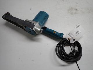 Makita 9031 1 1/8-2 In. Belt Sander 120V 5A.