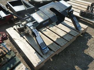 Reese Fifth Wheel Hitch Part # 30047 Rated for 16,000 Lb. Trailer, 4000 Lb. Max Pin Weight.