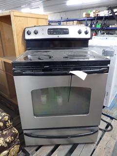 GE Household Electronic Range, No. JCBP65M0M1BS.