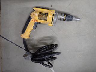 DeWalt DW272 VSR Drywall Screw Driver, 120V AC, 6.3A.